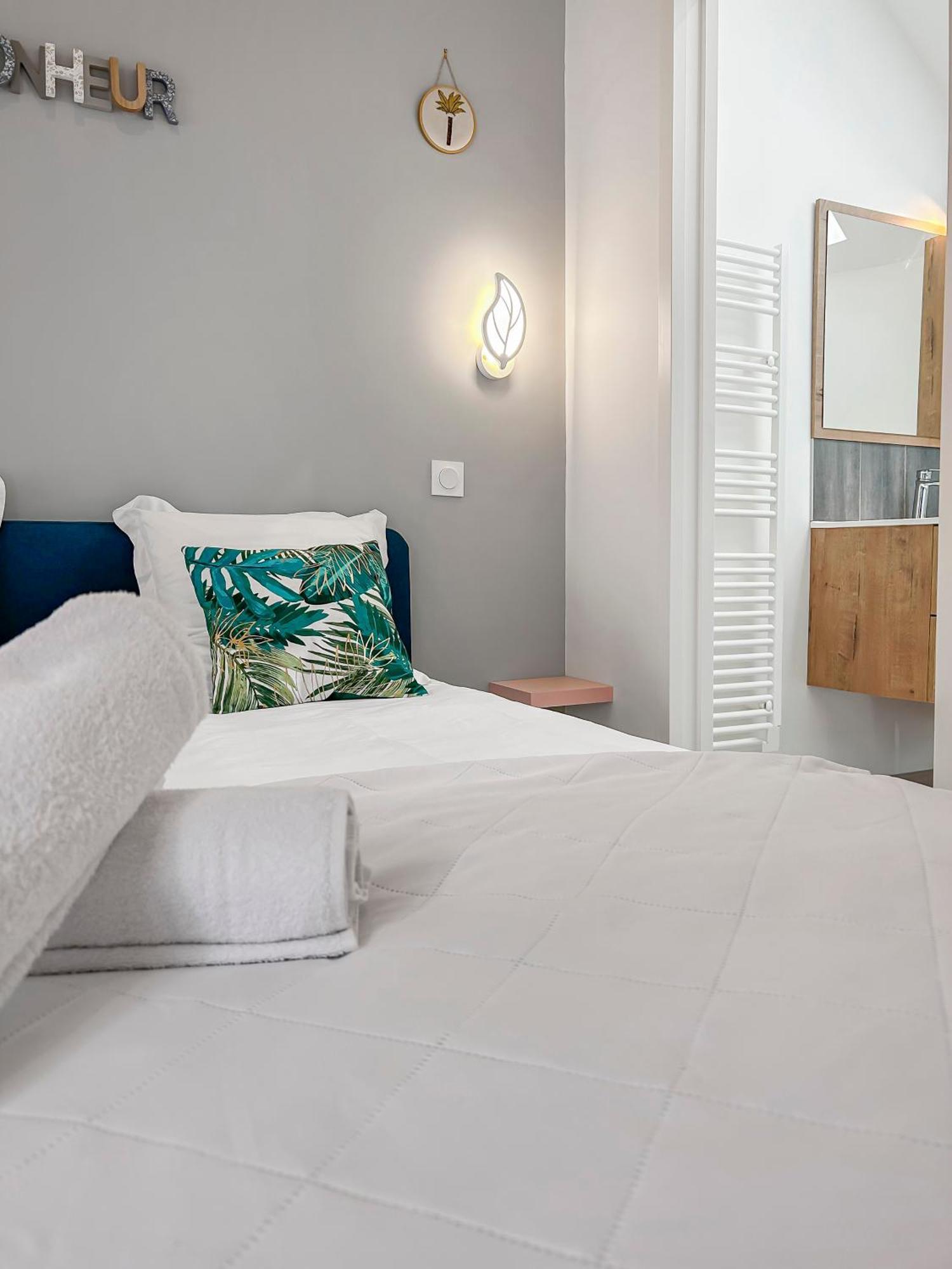 L'Atypique Hyper Centre Wifi Et Netflix Gratuit Apartment Mayenne Exterior foto