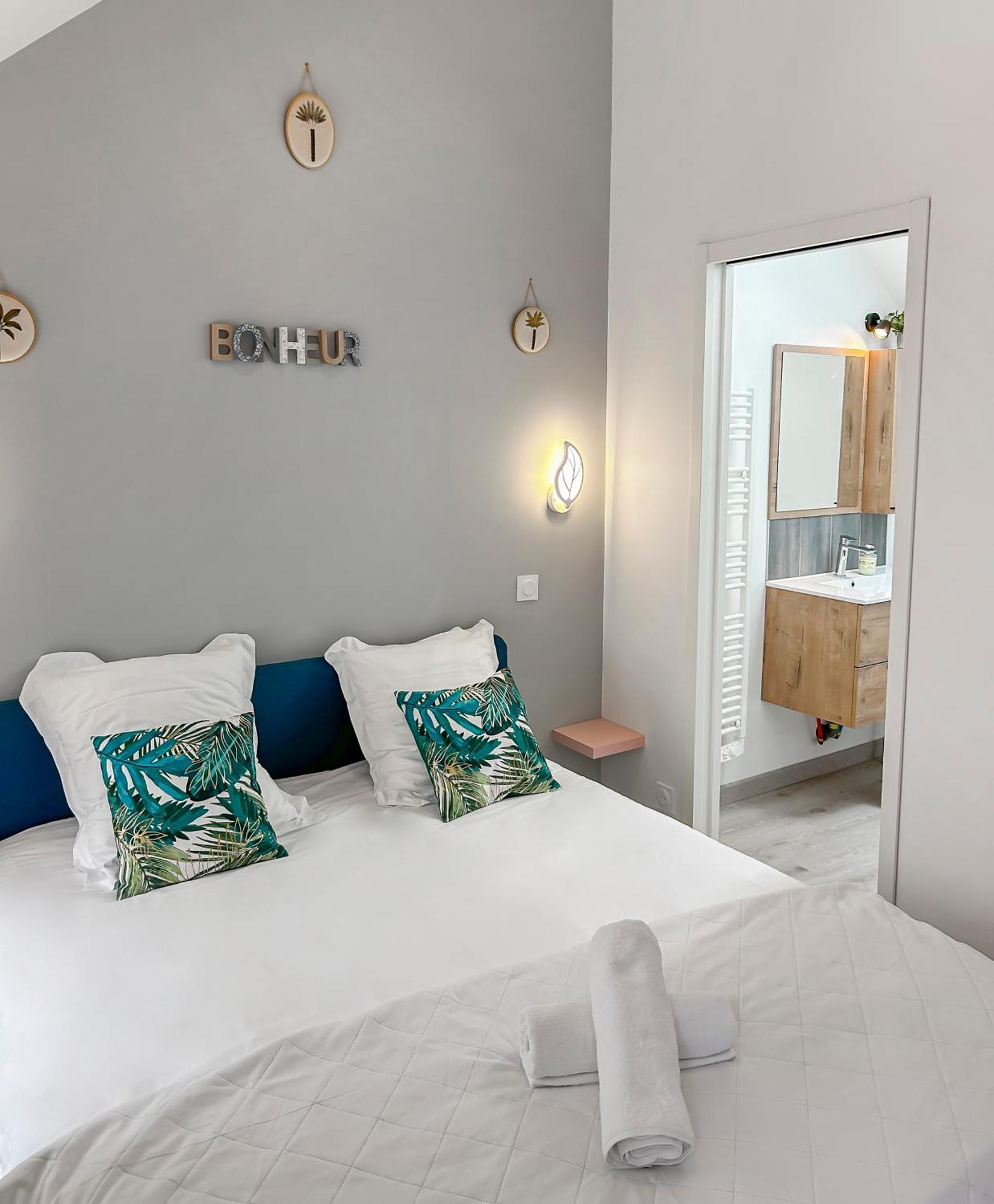 L'Atypique Hyper Centre Wifi Et Netflix Gratuit Apartment Mayenne Exterior foto