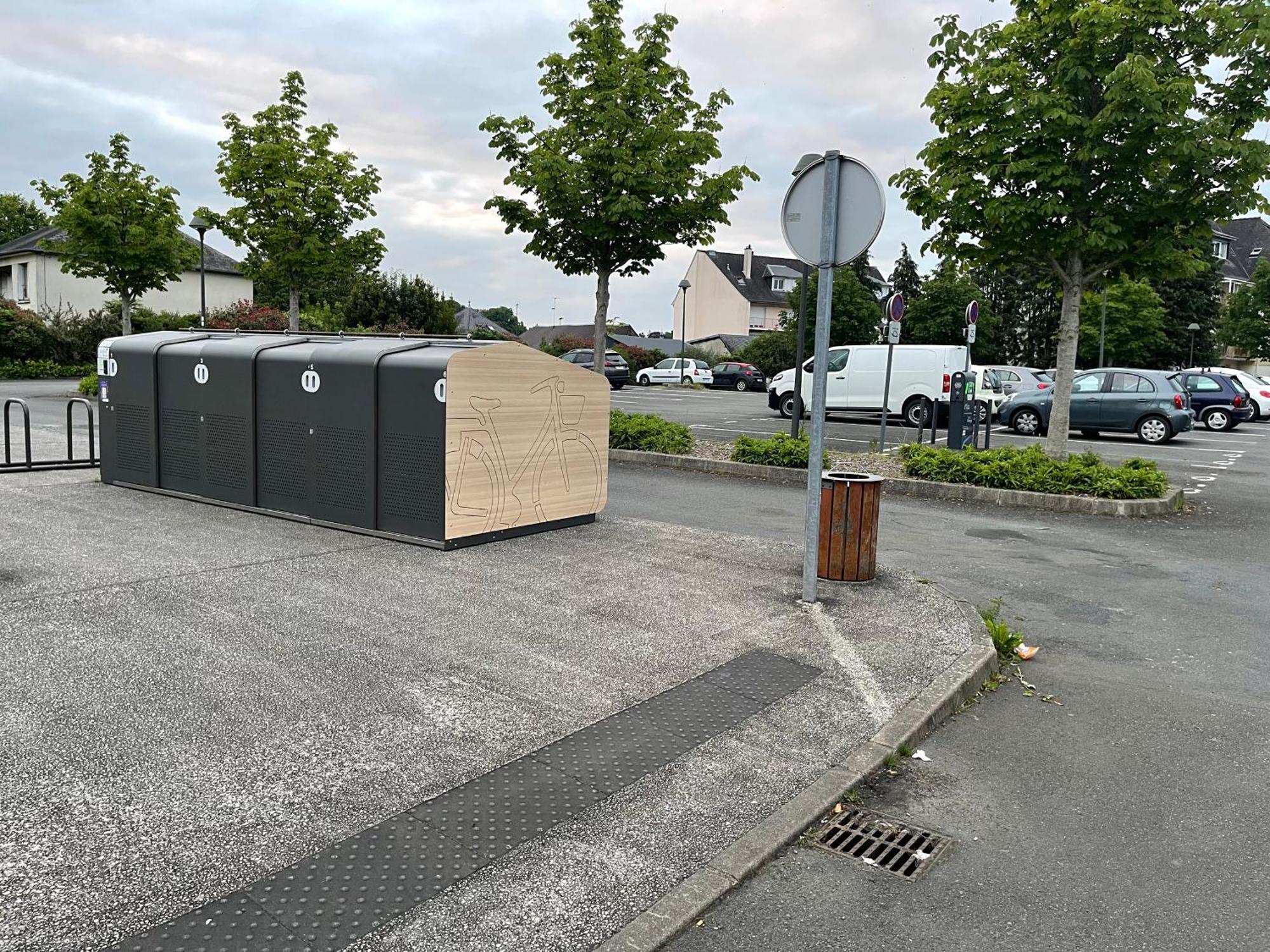 L'Atypique Hyper Centre Wifi Et Netflix Gratuit Apartment Mayenne Exterior foto
